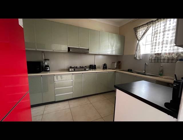 2.5 BEDROOM APARTMENT TO LET IN GLENWOOD